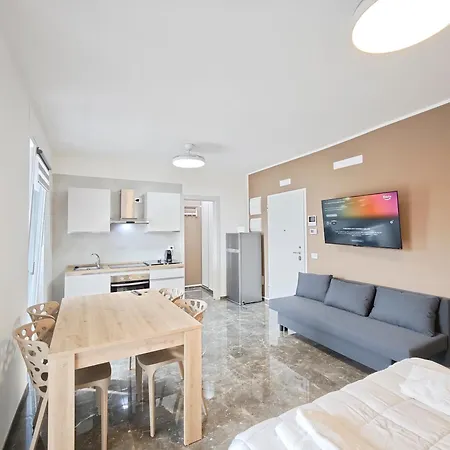 Rena Coast דירה