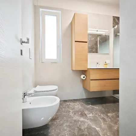 Rena Coast Bari
